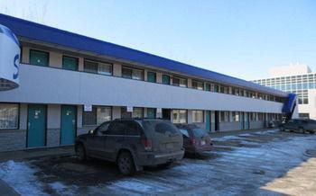 Sleep Inn Motel Saint Albert Exterior photo